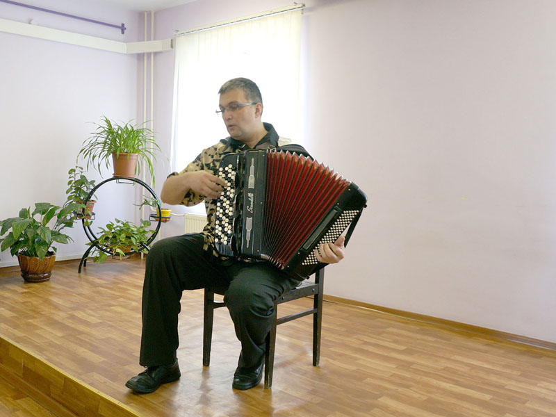 Баянист, аккордеонист Сергей Лихачёв