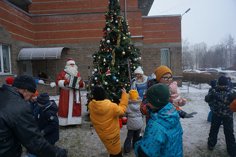 Дед Мороз с гармошкой и Снегурочка. Праздники для детей и взрослых