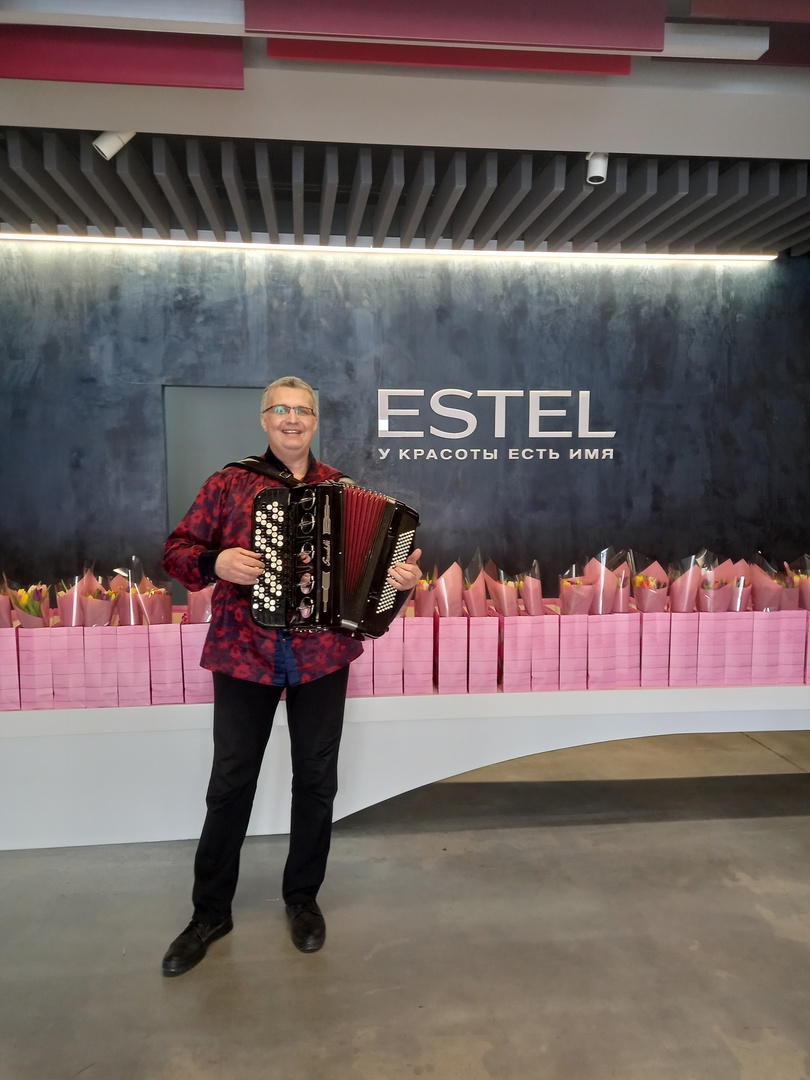 Экспресс-поздравления c 8 марта в Estel